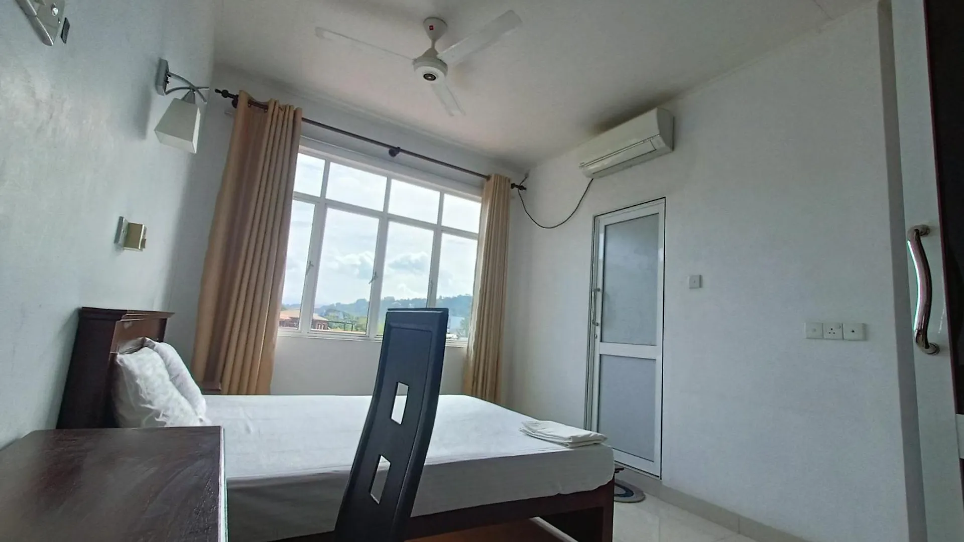Smile Hub Kandy Penthouse Apartment 0*,